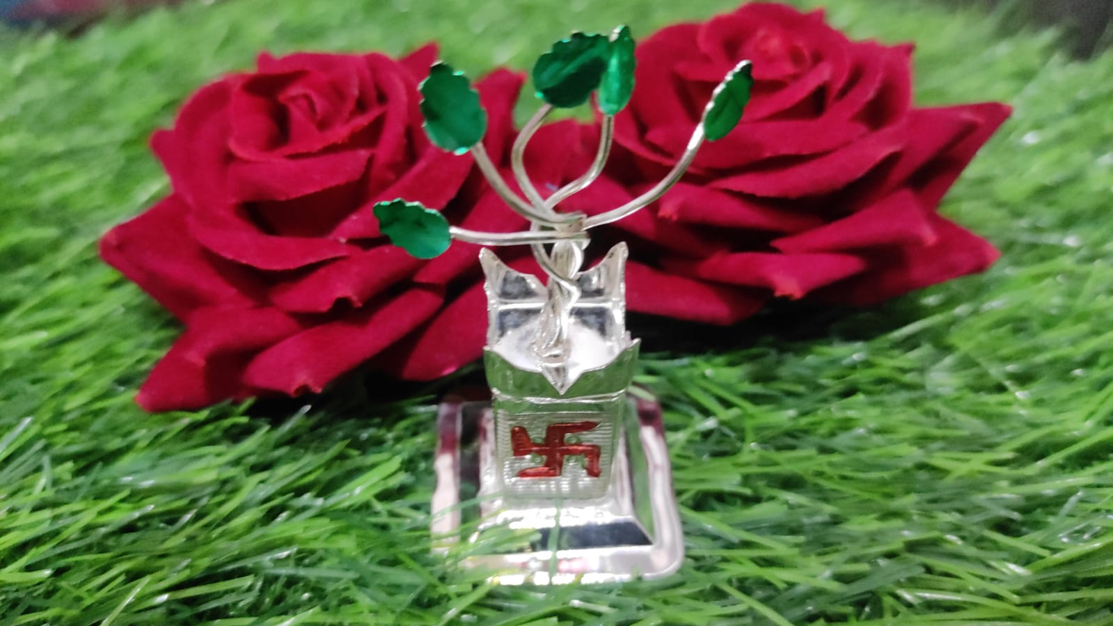 German Silver Tulsi – Elegance in a Tissue Potli