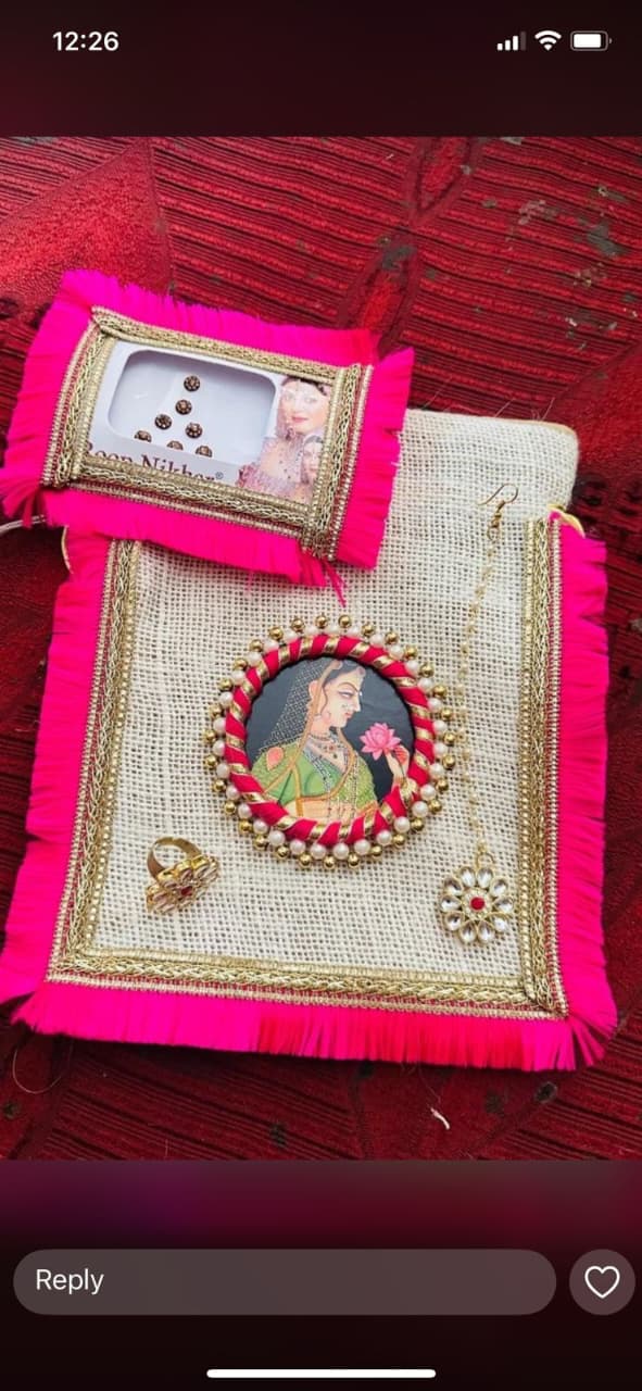 Festive Potli Gift Set – Bindi Card, Ring, Maangtikka(Forehead Ornament) & Jute Potli