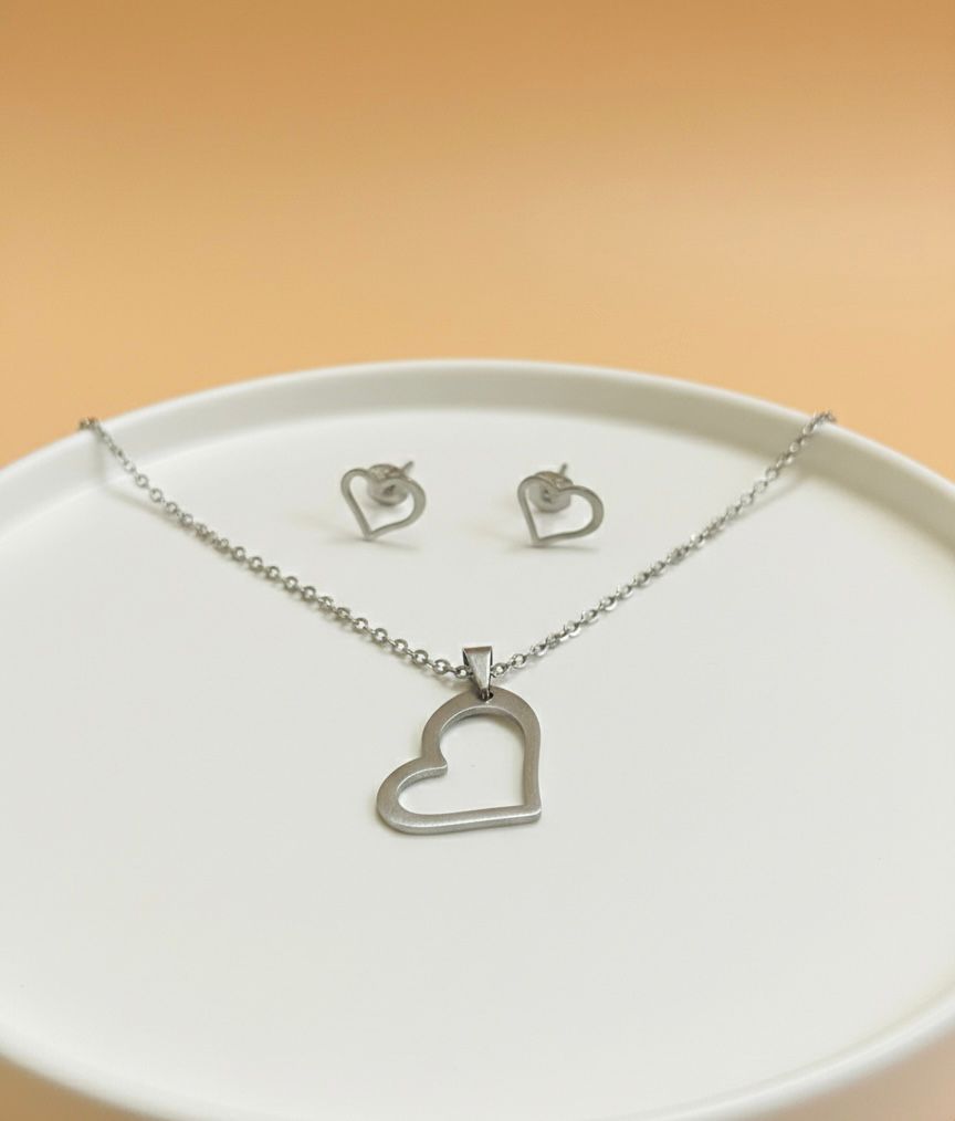 Set de Collar y Aretes Corazón