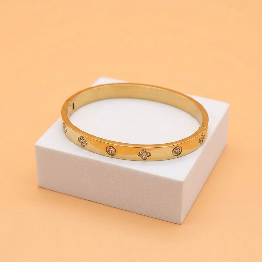 Brazalete Dorado con Circonias