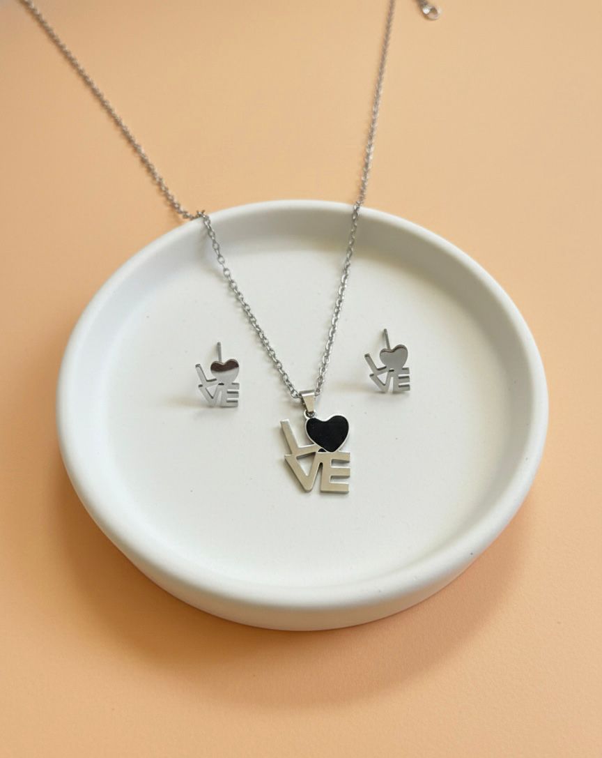 Conjunto de collar y aretes 'Love'