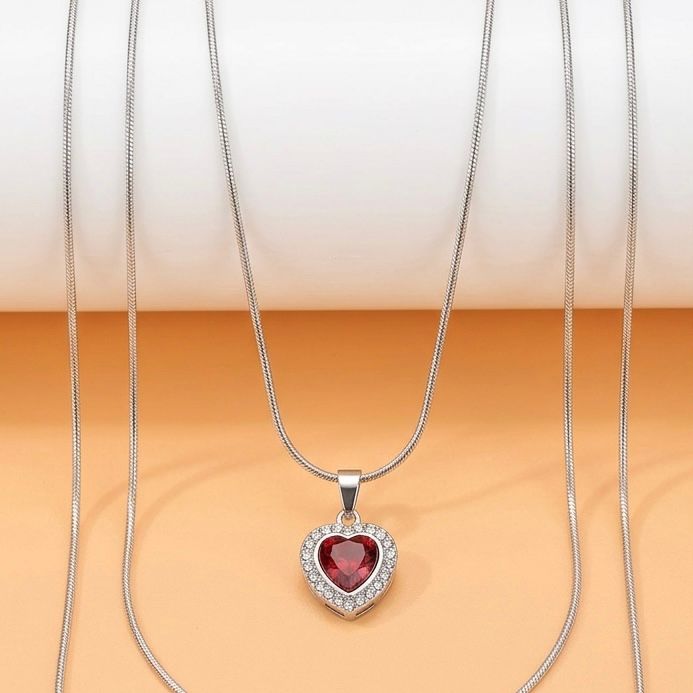 Collar con Cristal Rojo