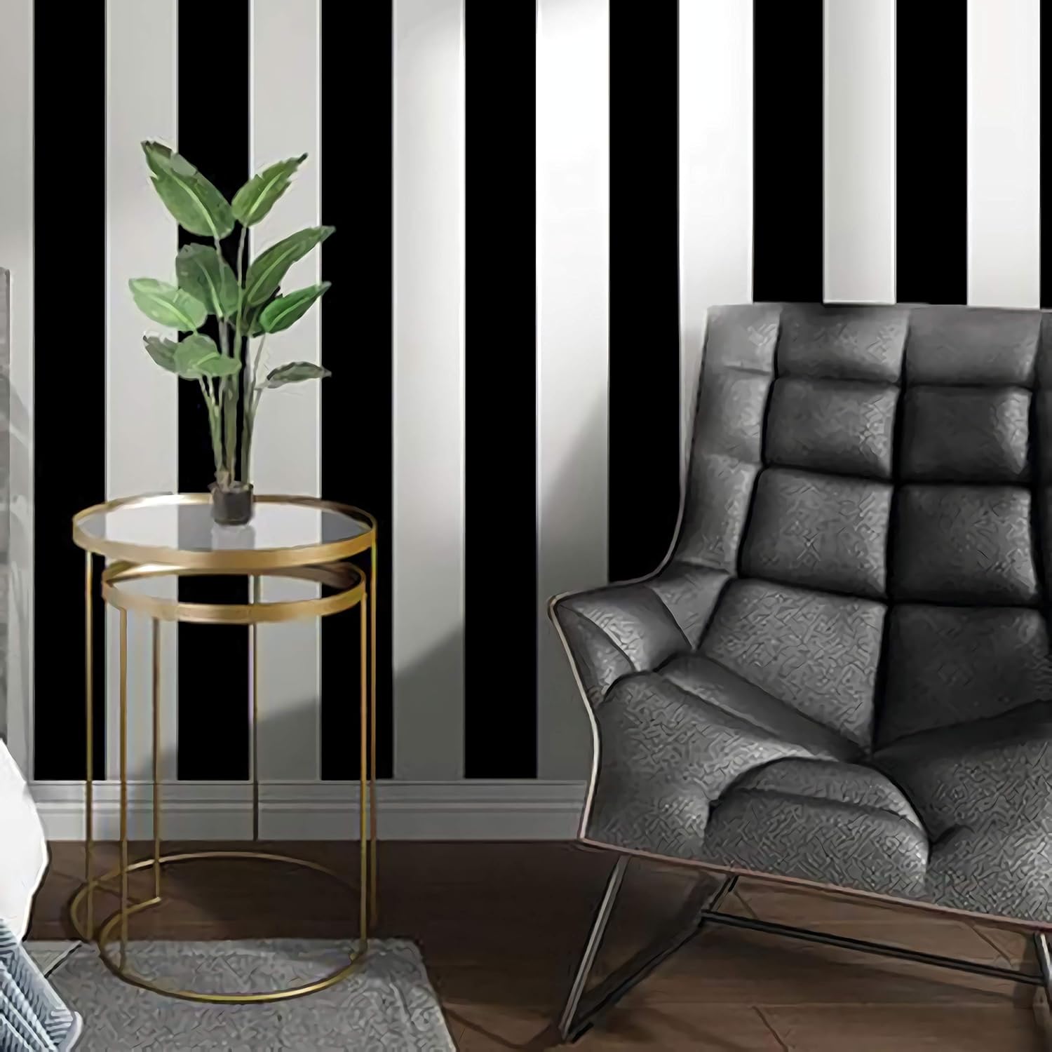 Self-adhesive striped wallpaper