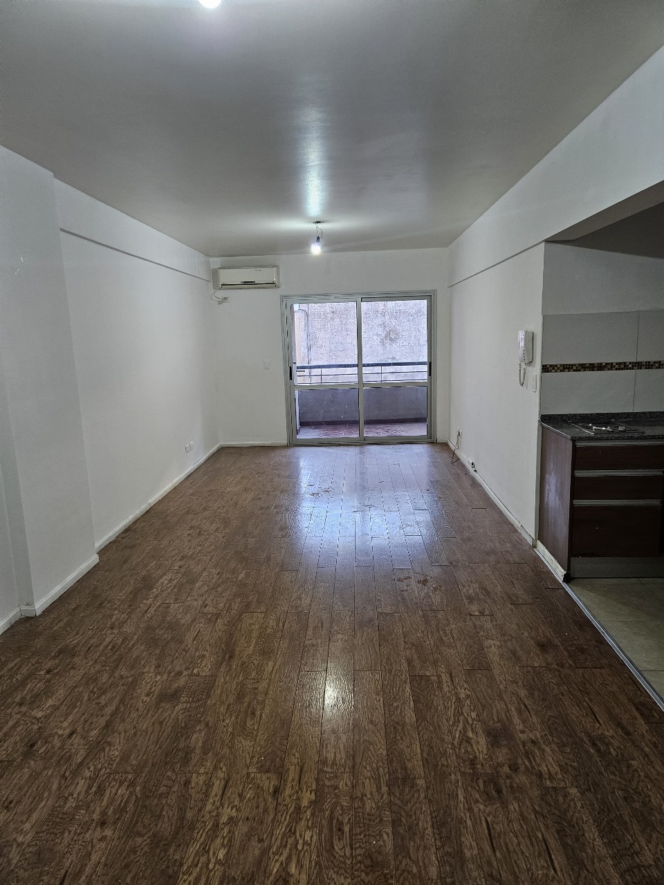 Hermoso ambiente divisible en la mejor zona de flores con Amenities