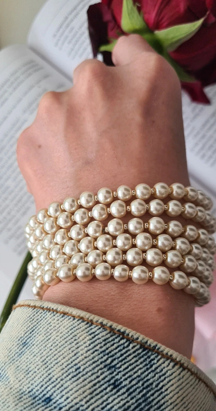 Ilgas stiklo perlų vėrinys