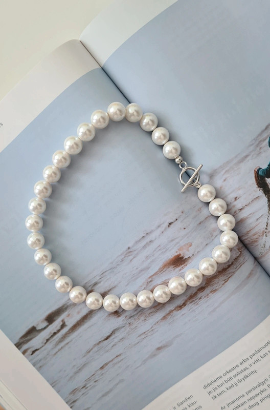 Baltų gėlavandenių perlų masės vėrinys - LadyDi