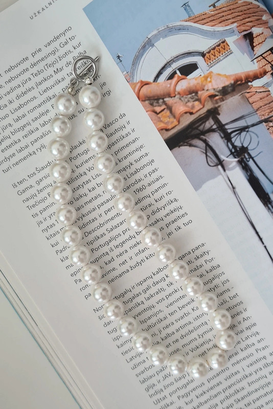 Baltų gėlavandenių perlų masės vėrinys - LadyDi