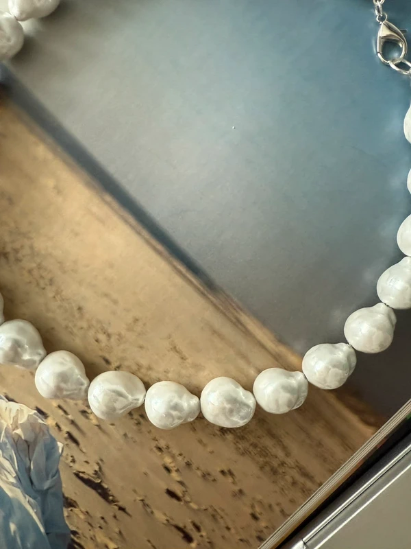 Masyvus gėlavandenių perlų masės vėrinys