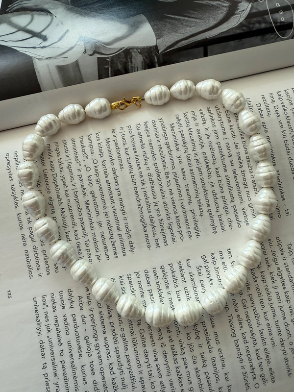 Gėlavandenių perlų masės vėrinys