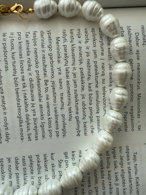 Gėlavandenių perlų masės vėrinys