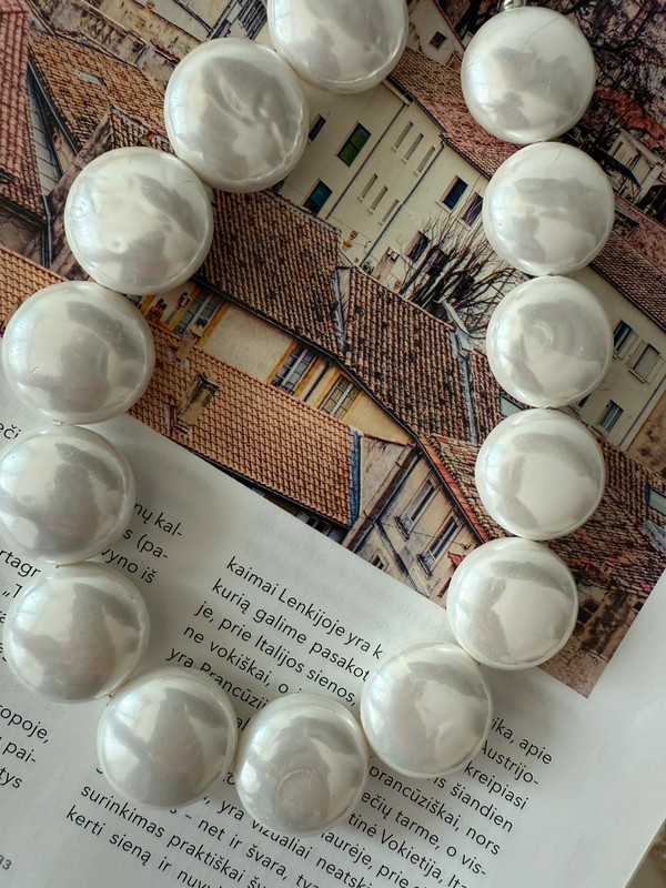 Masyvus perlų masės vėrinys