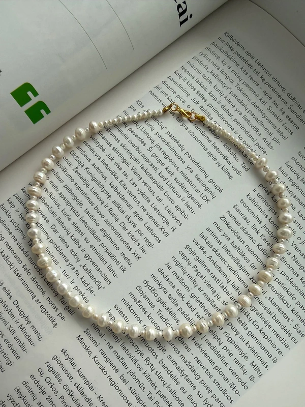 Išskirtinis natūralių gėlavandenių perliukų vėrinys