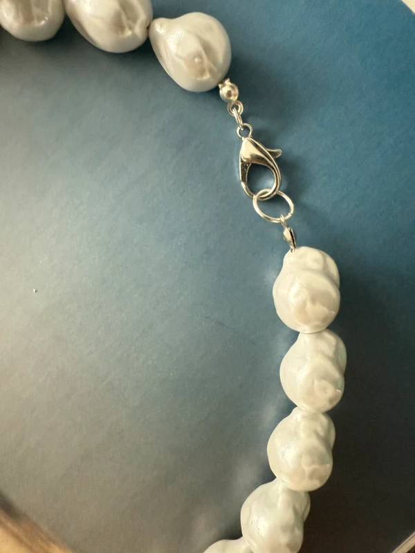 Masyvus gėlavandenių perlų masės vėrinys