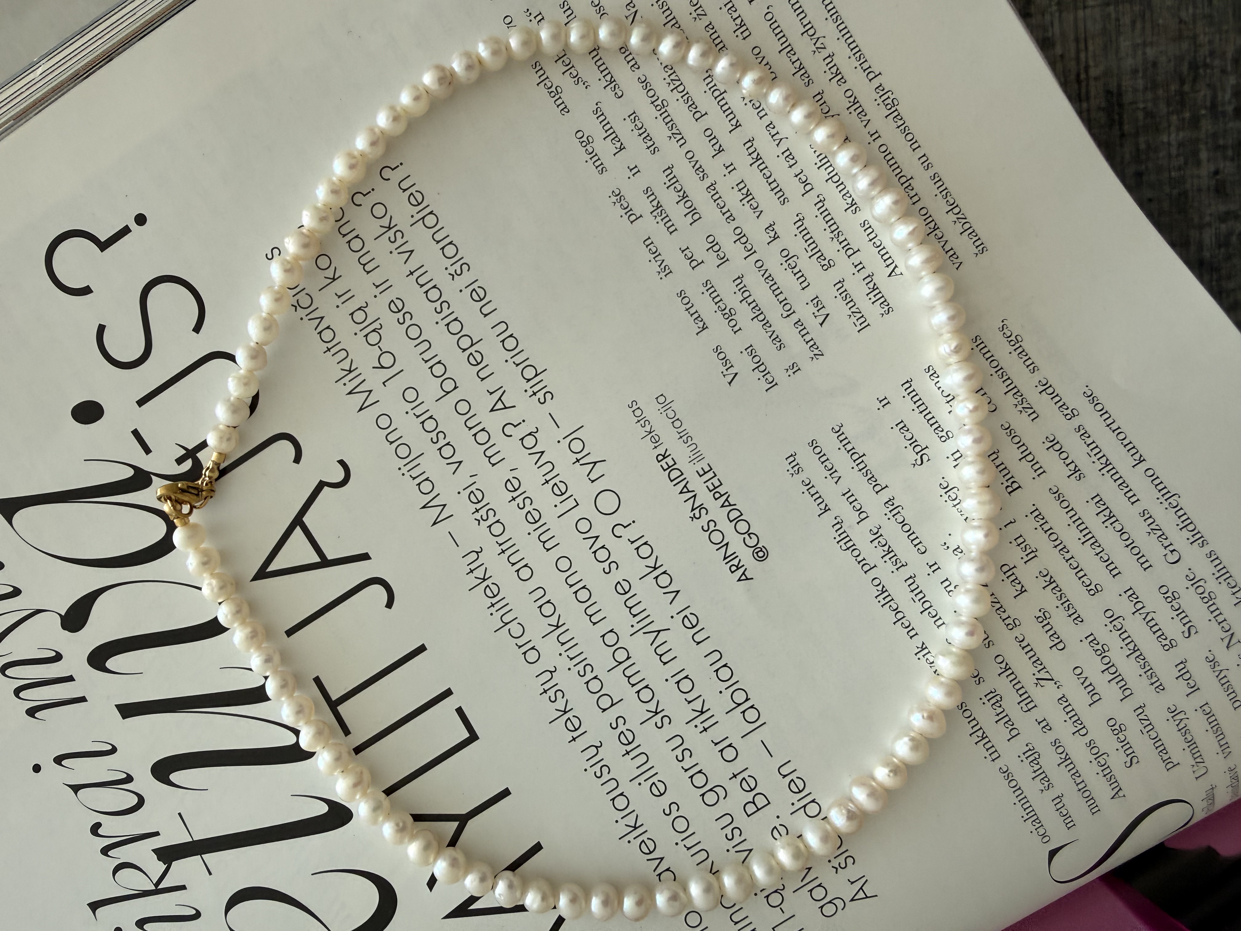 Essential Pearl Necklace