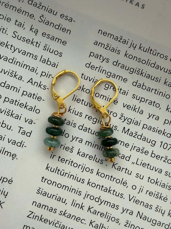 Apyrankė ir auskarai iš žadeito