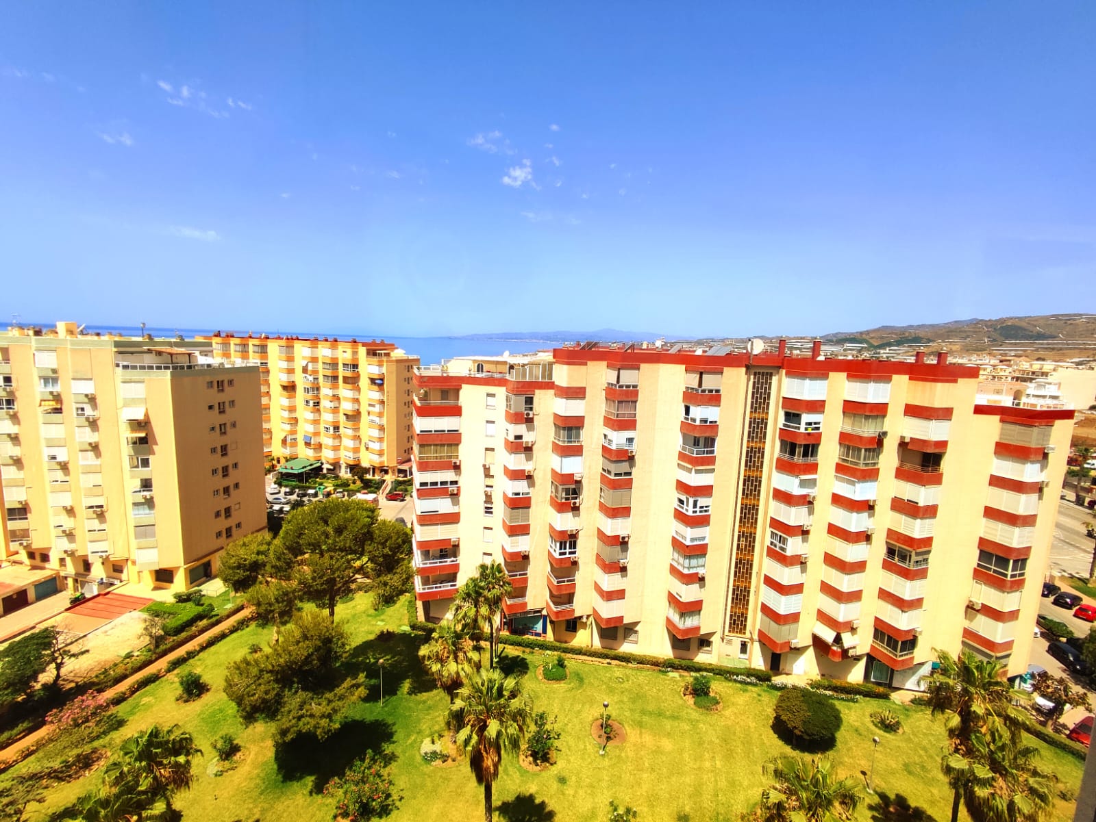 Estudio en segunda línea con vistas de ensueño