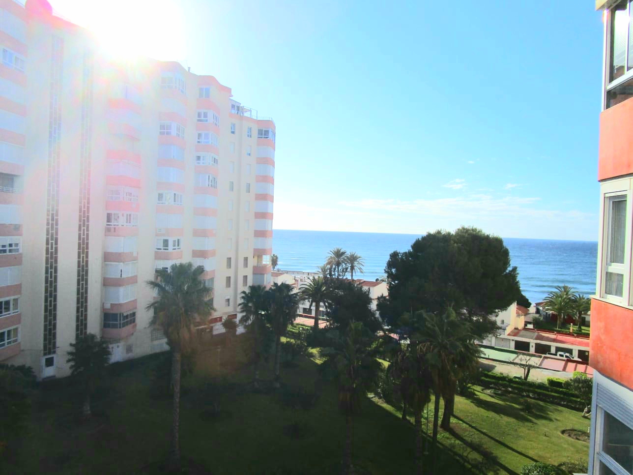 Estudio reformado segunda línea de playa preciosas vistas Torrox-Costa