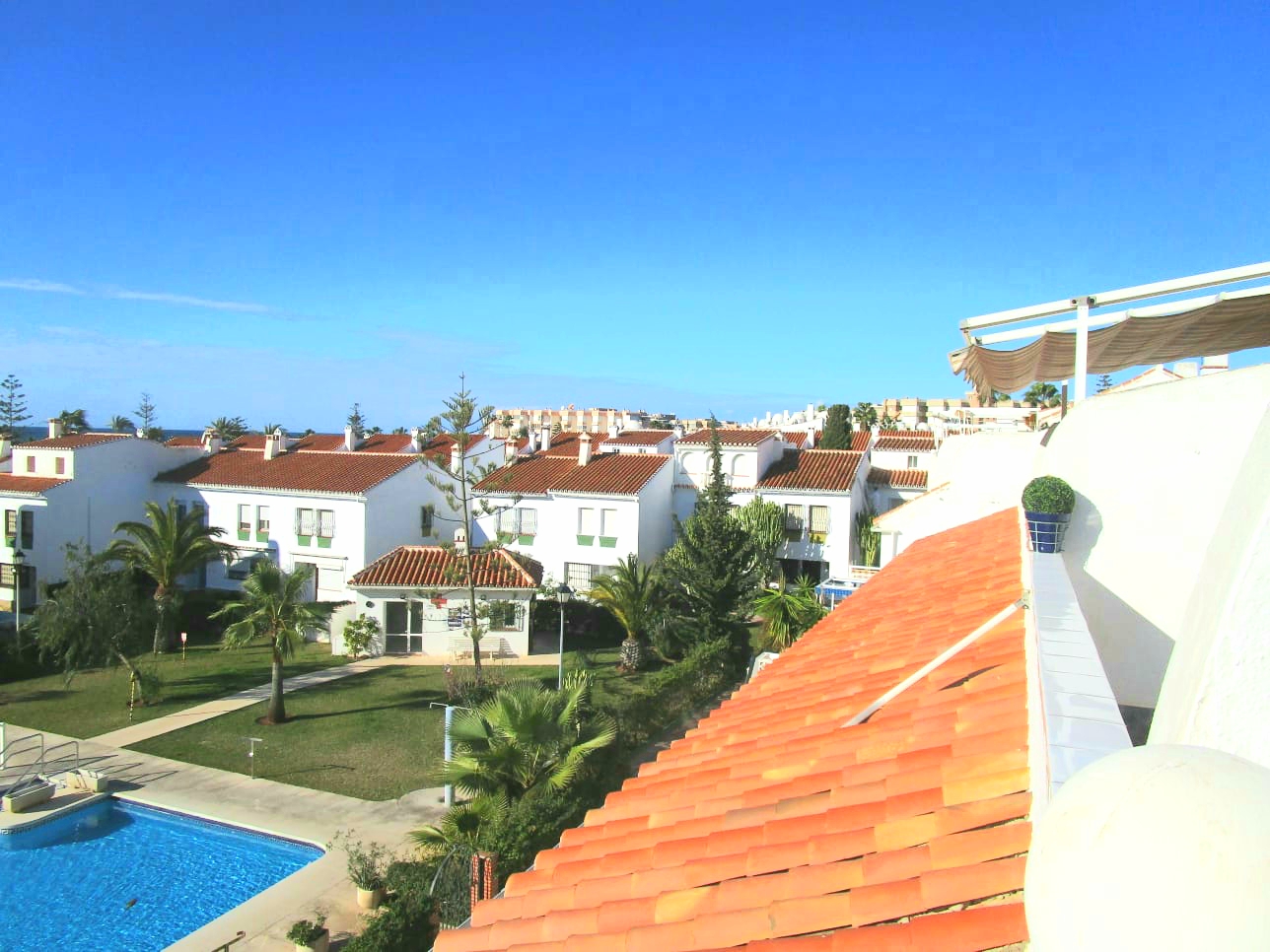 Vivienda luminosa tipo Dúplex con orientación sur Torrox-Costa