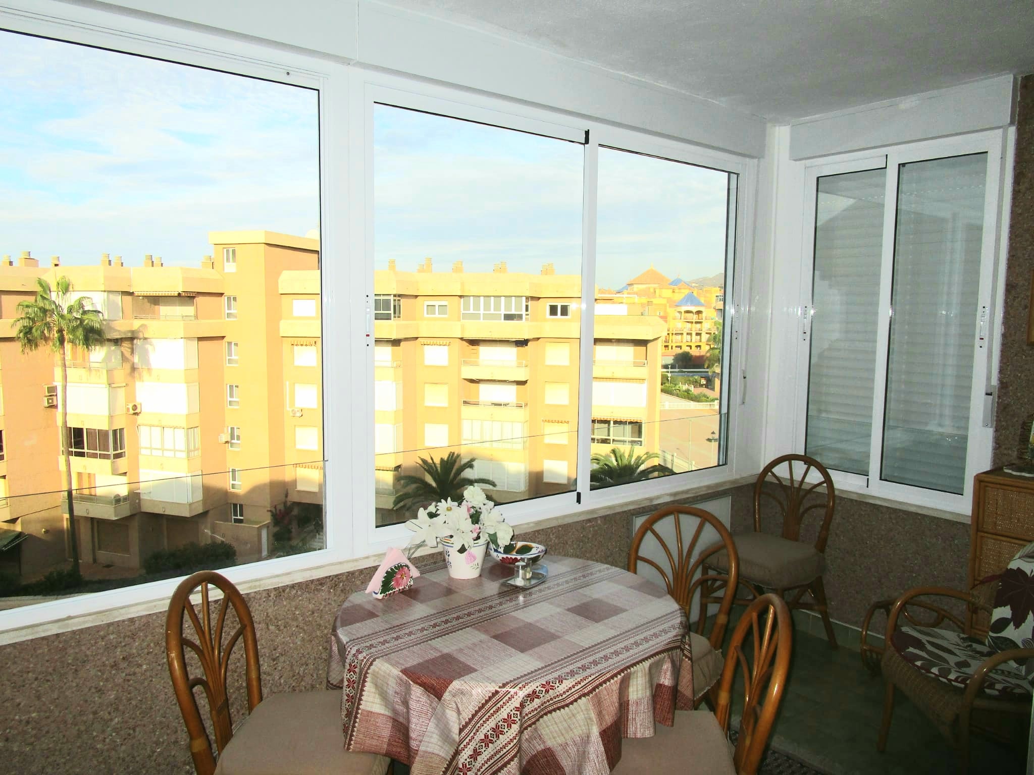 Vivienda de 1 dormitorio en primea línea Urb. Costa del Oro