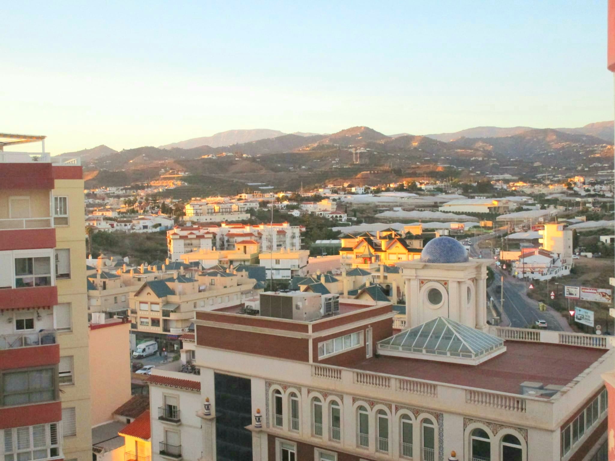 Estudio en segunda línea con vistas  impresionantes