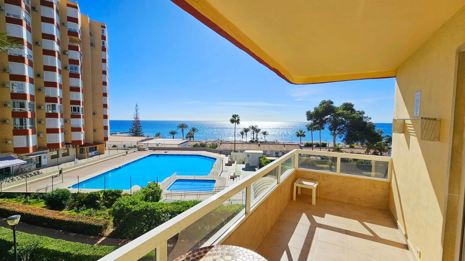 Frontal de 2 dormitorios con vistas espectaculares, Urb. Centro Internacional