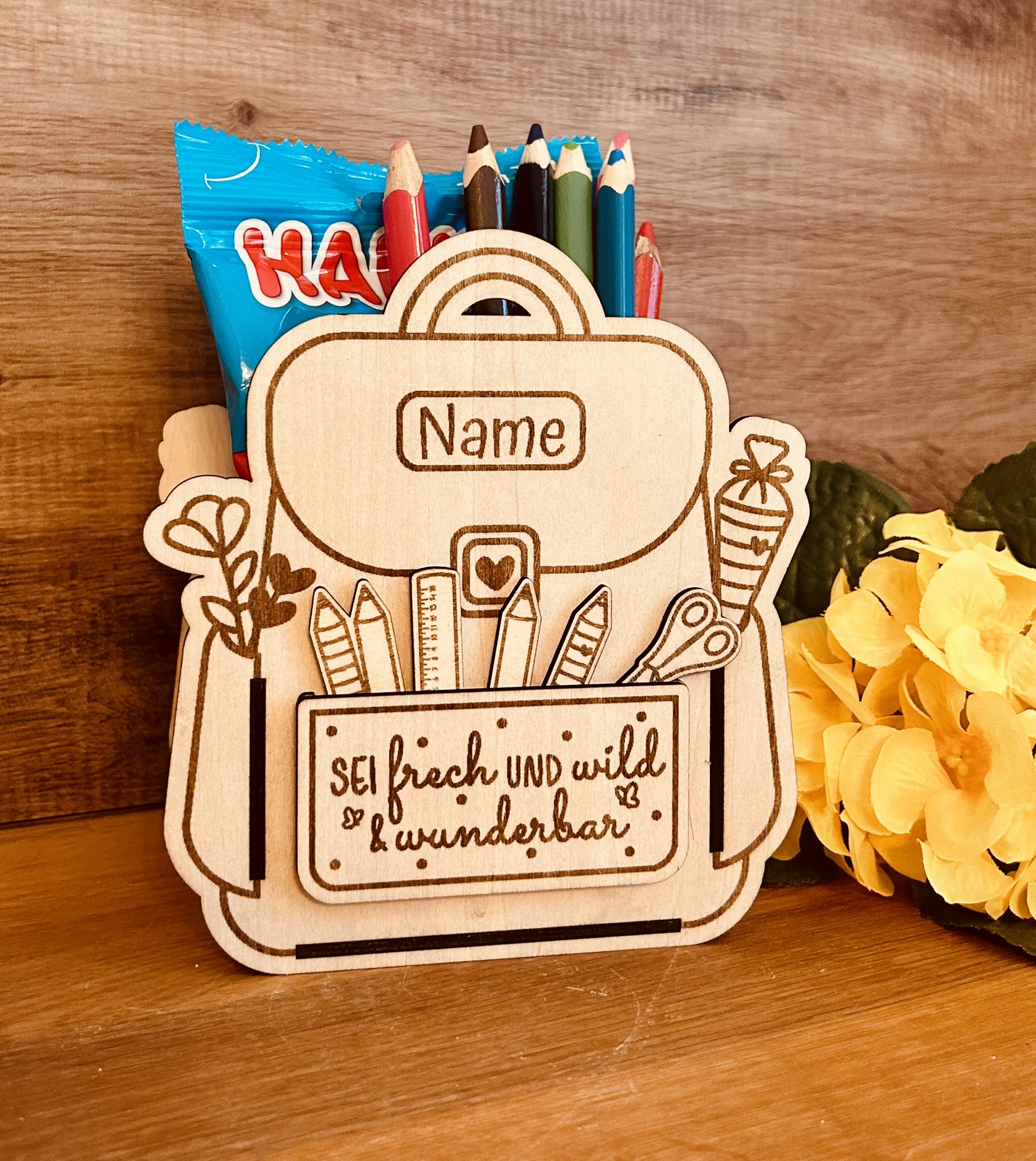 Personalisierter Stiftehalter aus Holz