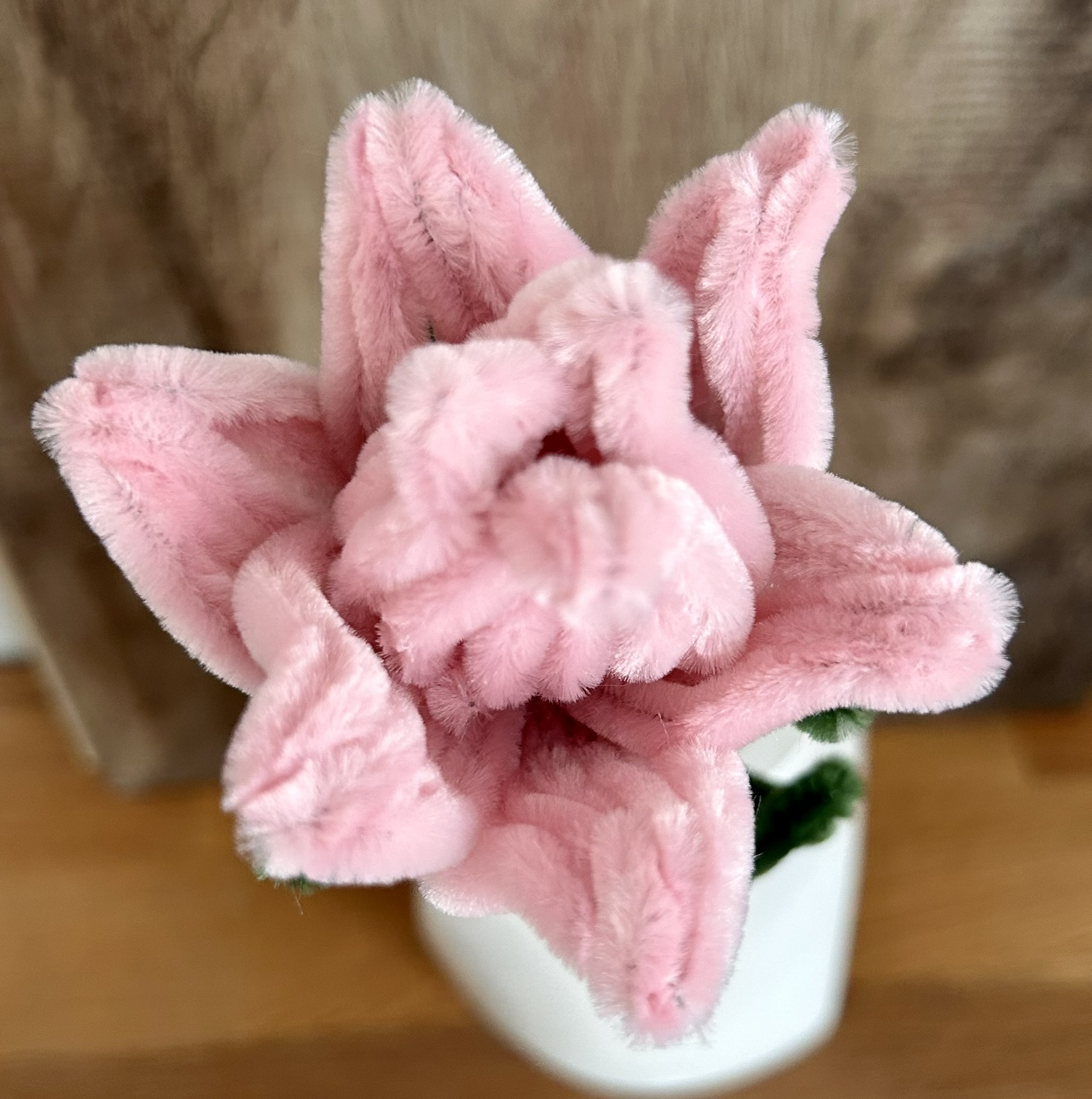 Handgemachte Rose aus Chenilledraht