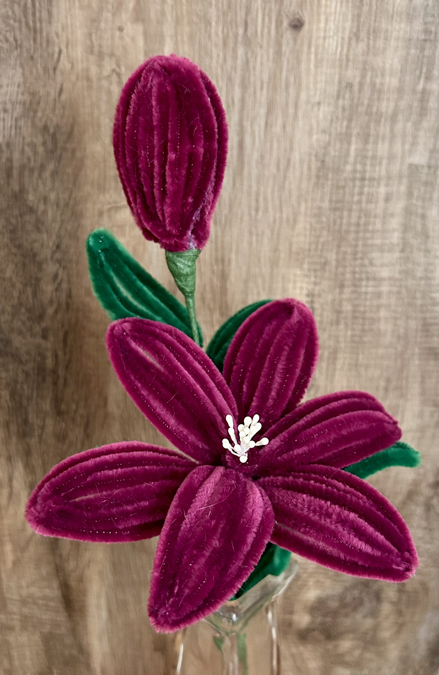 Lilien-Knospe aus Chenilledraht