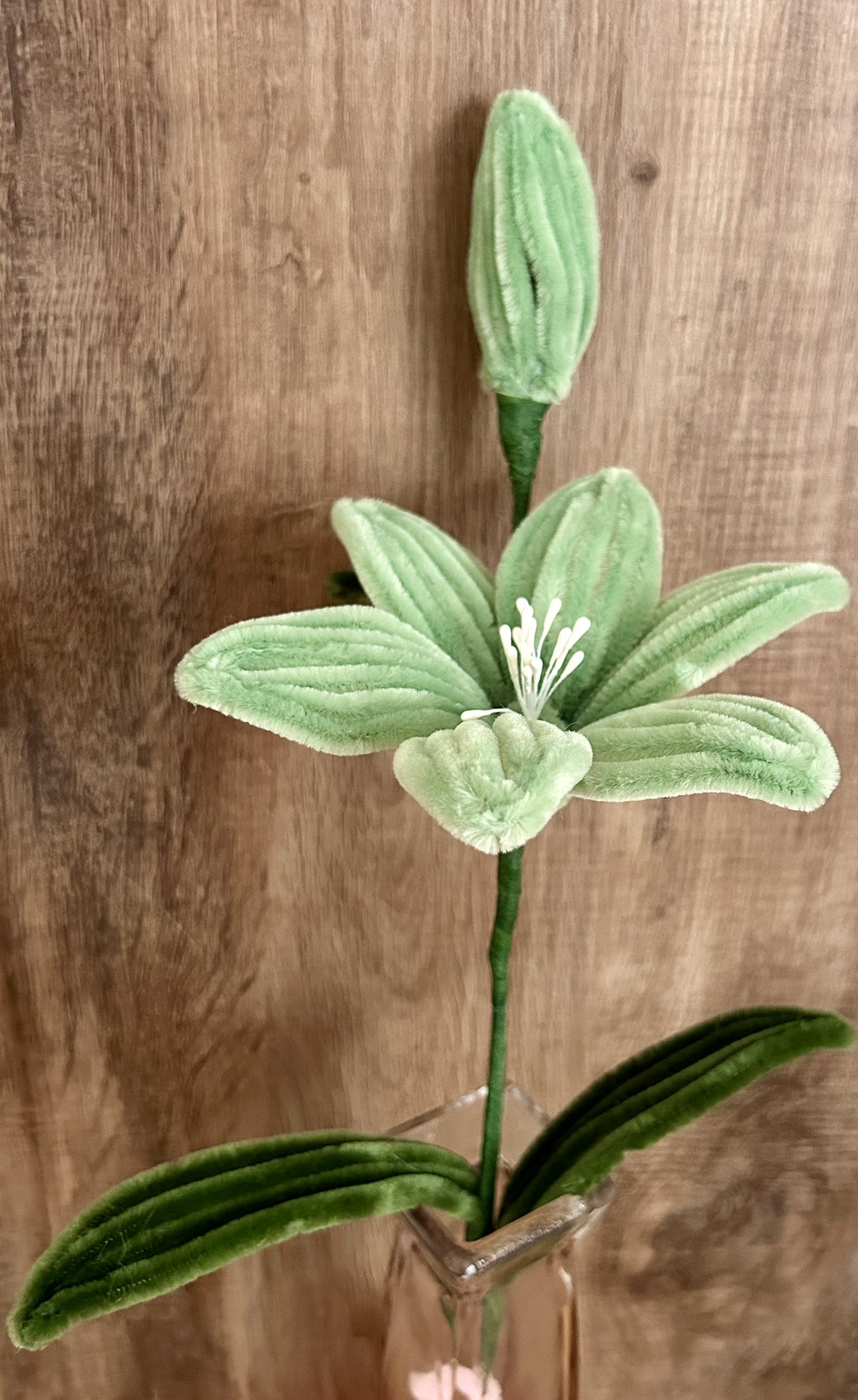 Lilien-Knospe aus Chenilledraht