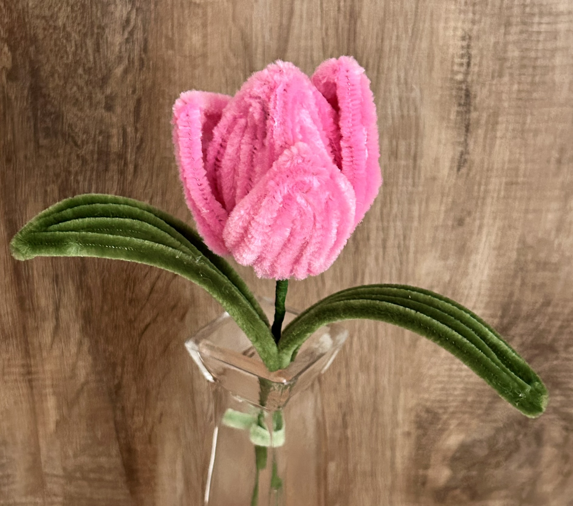 Handgefertigte Tulpen aus Chenilledraht