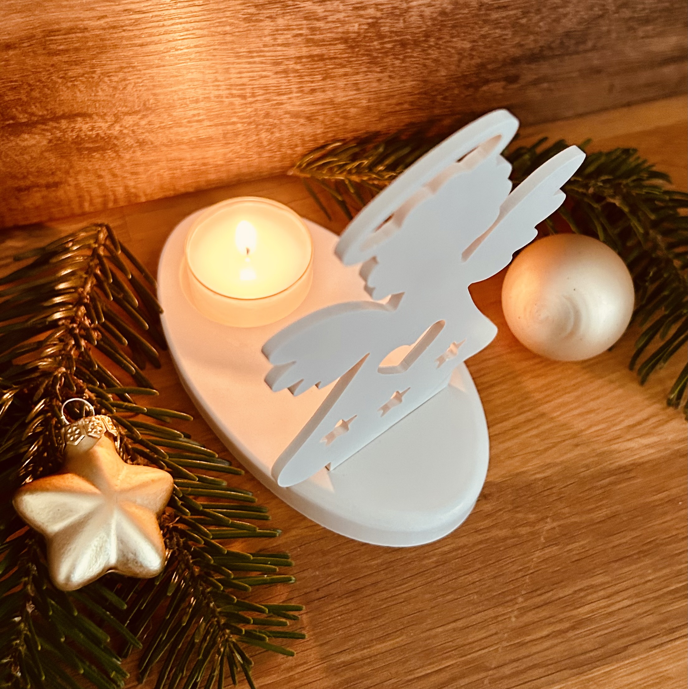 Engel Teelichthalter