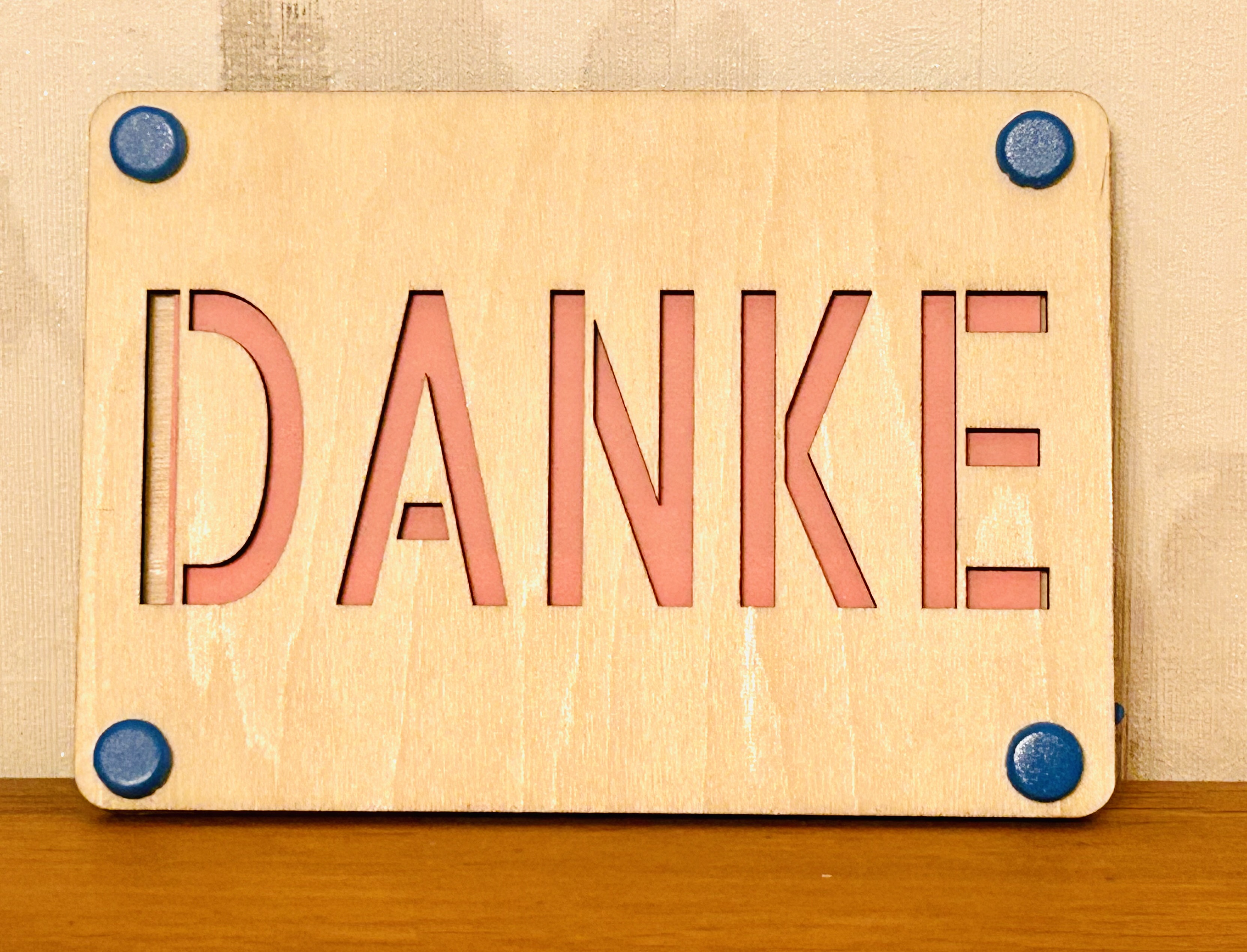  Personalisierte Geschenkarte aus Holz