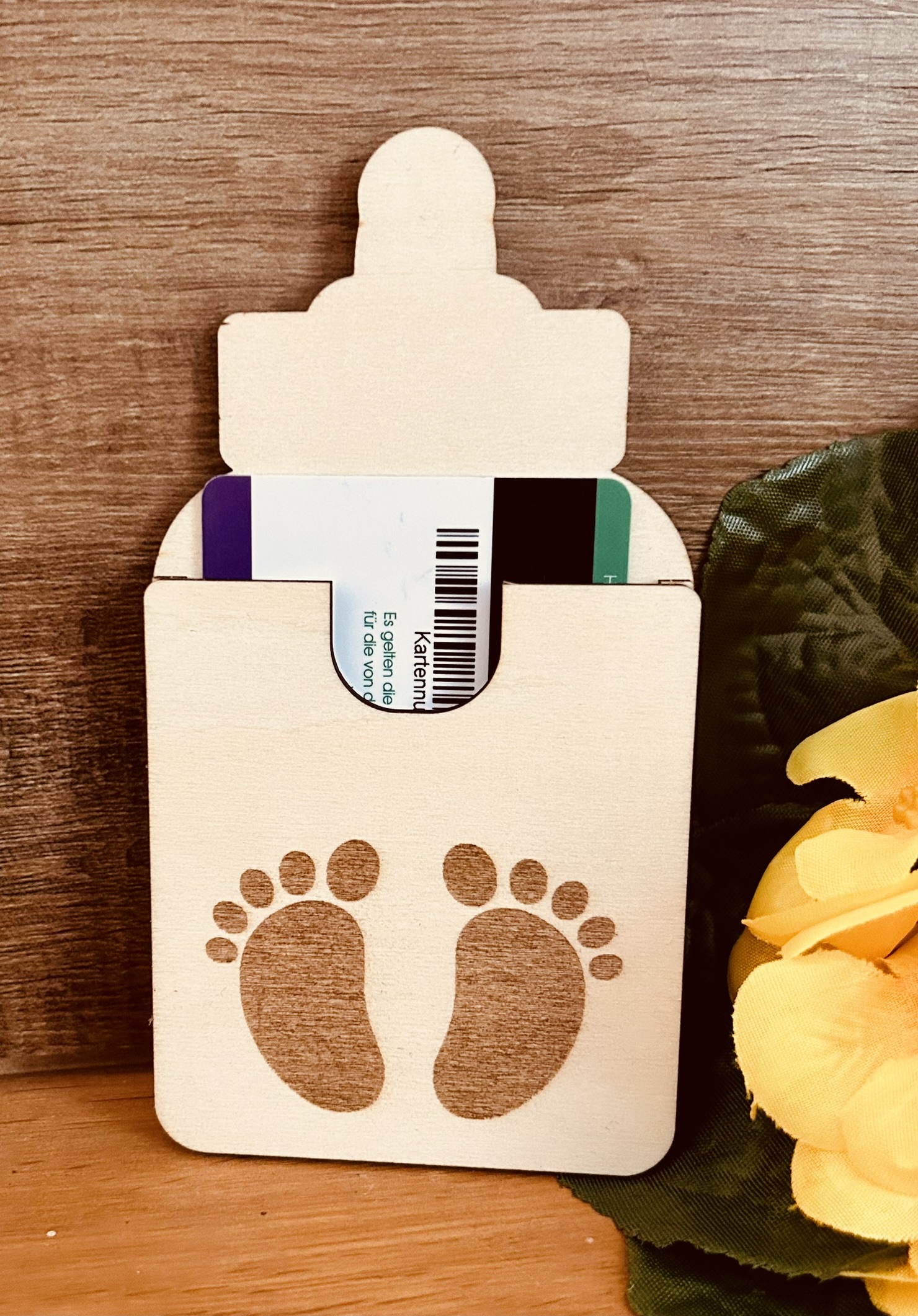 Personalisierbare Geschenkkarten-Verpackung aus Holz