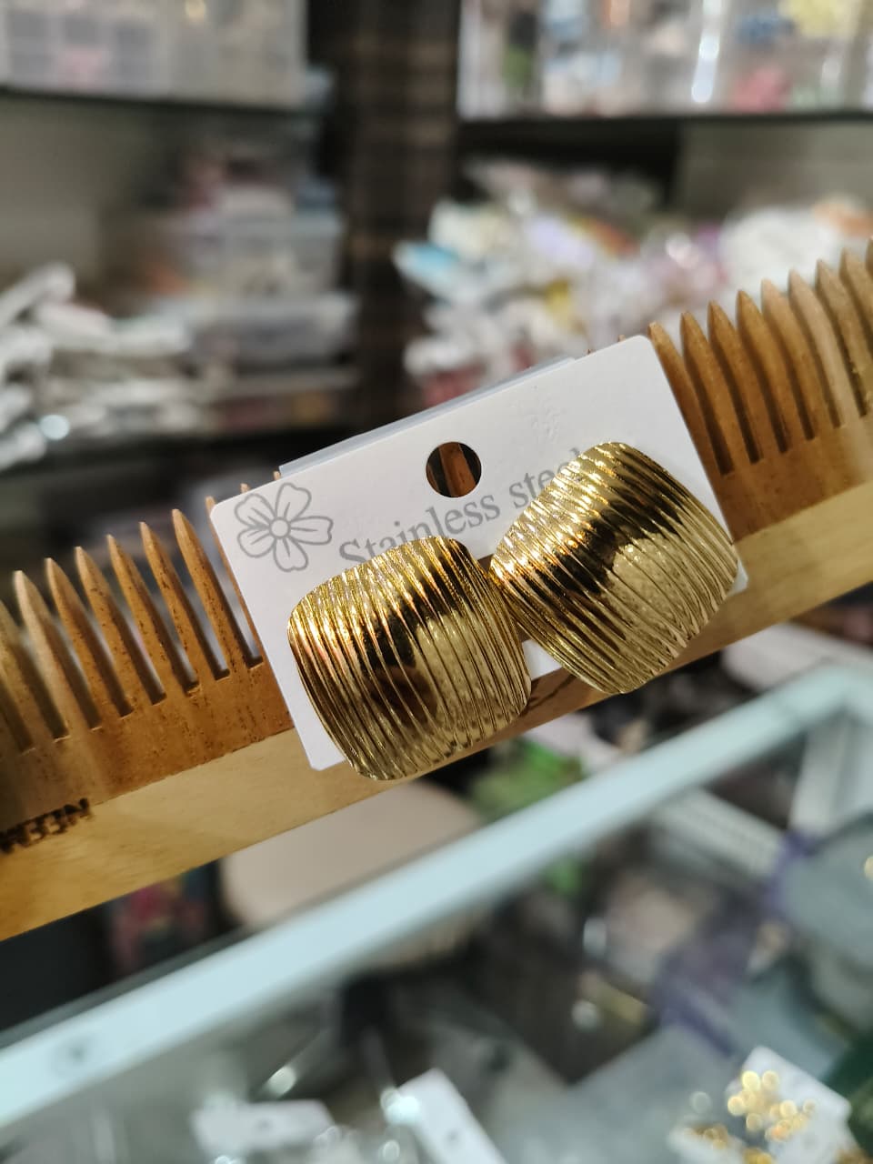 Gold-toned ribbed earrings