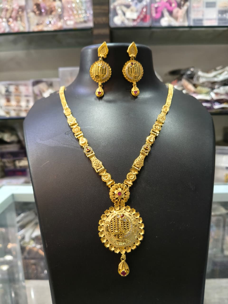 Traditional Gold Necklace Set