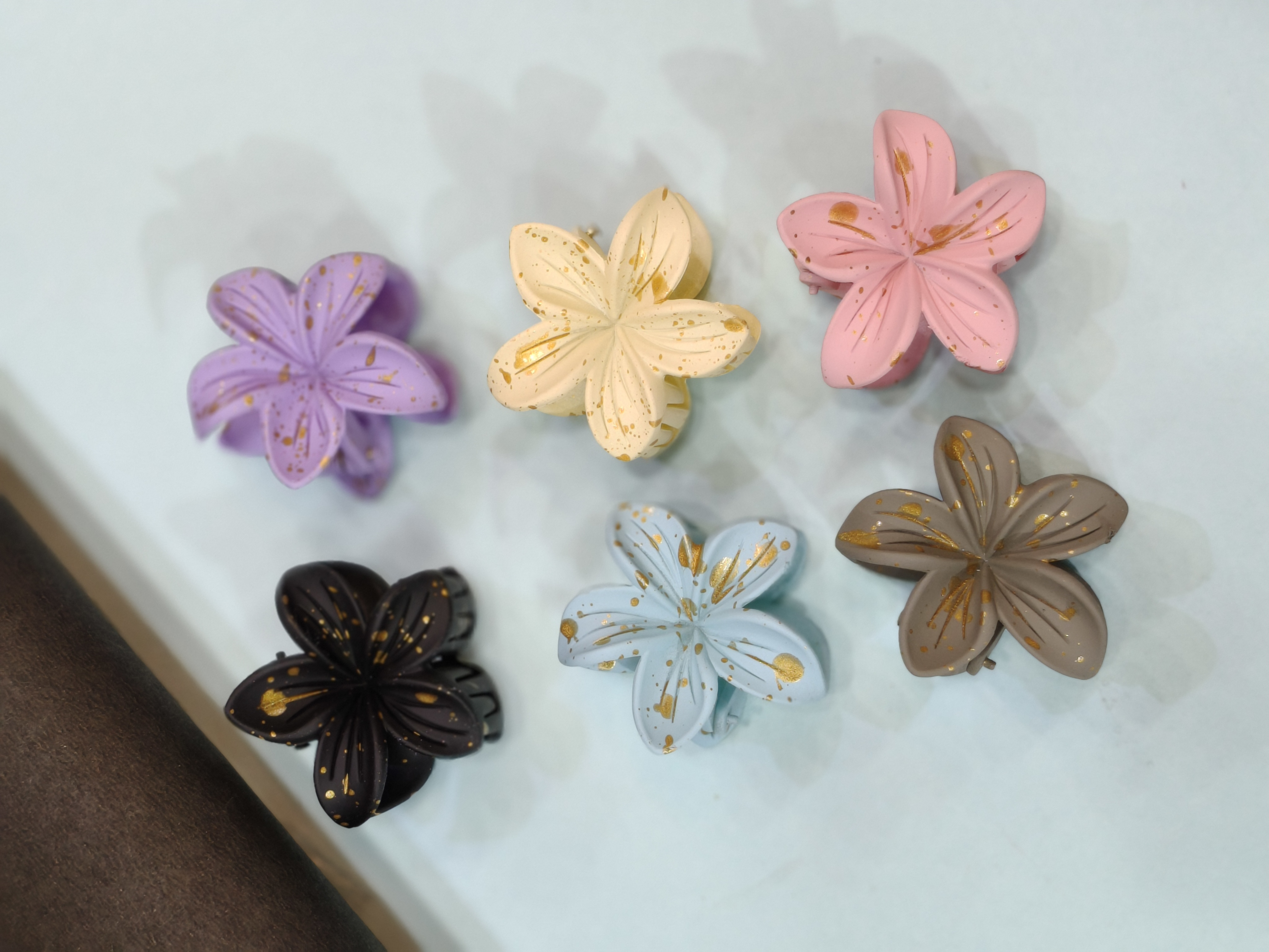 CLUTCHER ( Set of 6 )