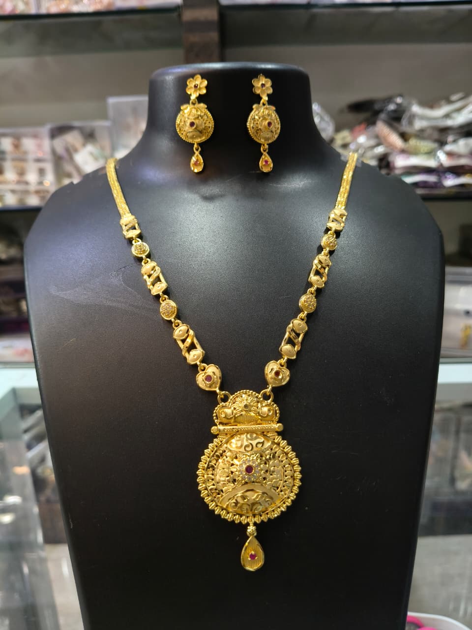 Traditional Gold Necklace Set