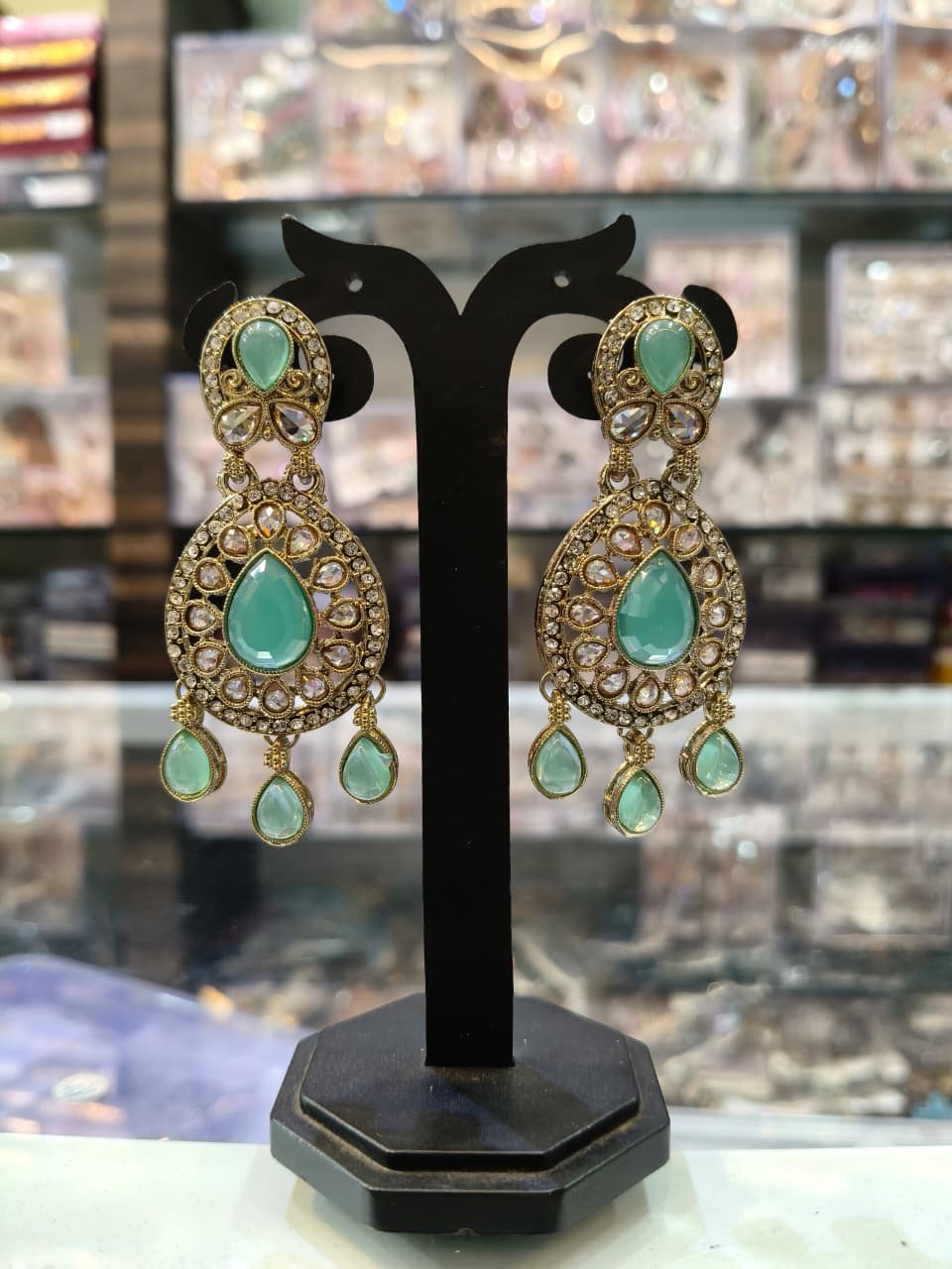 Elegant turquoise and gold earrings