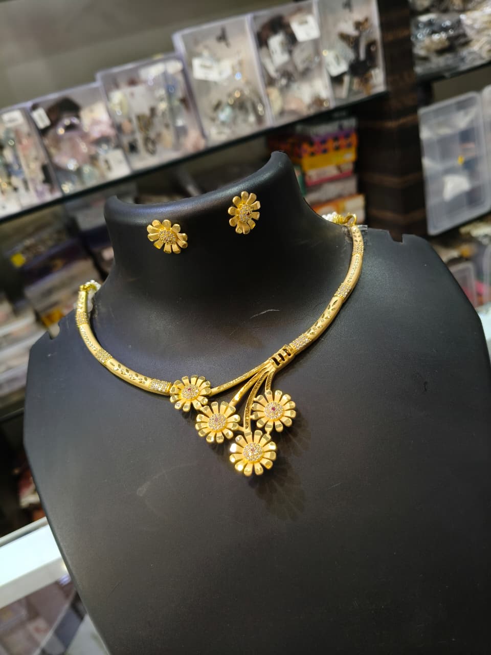 Floral Gold Jewelry Set