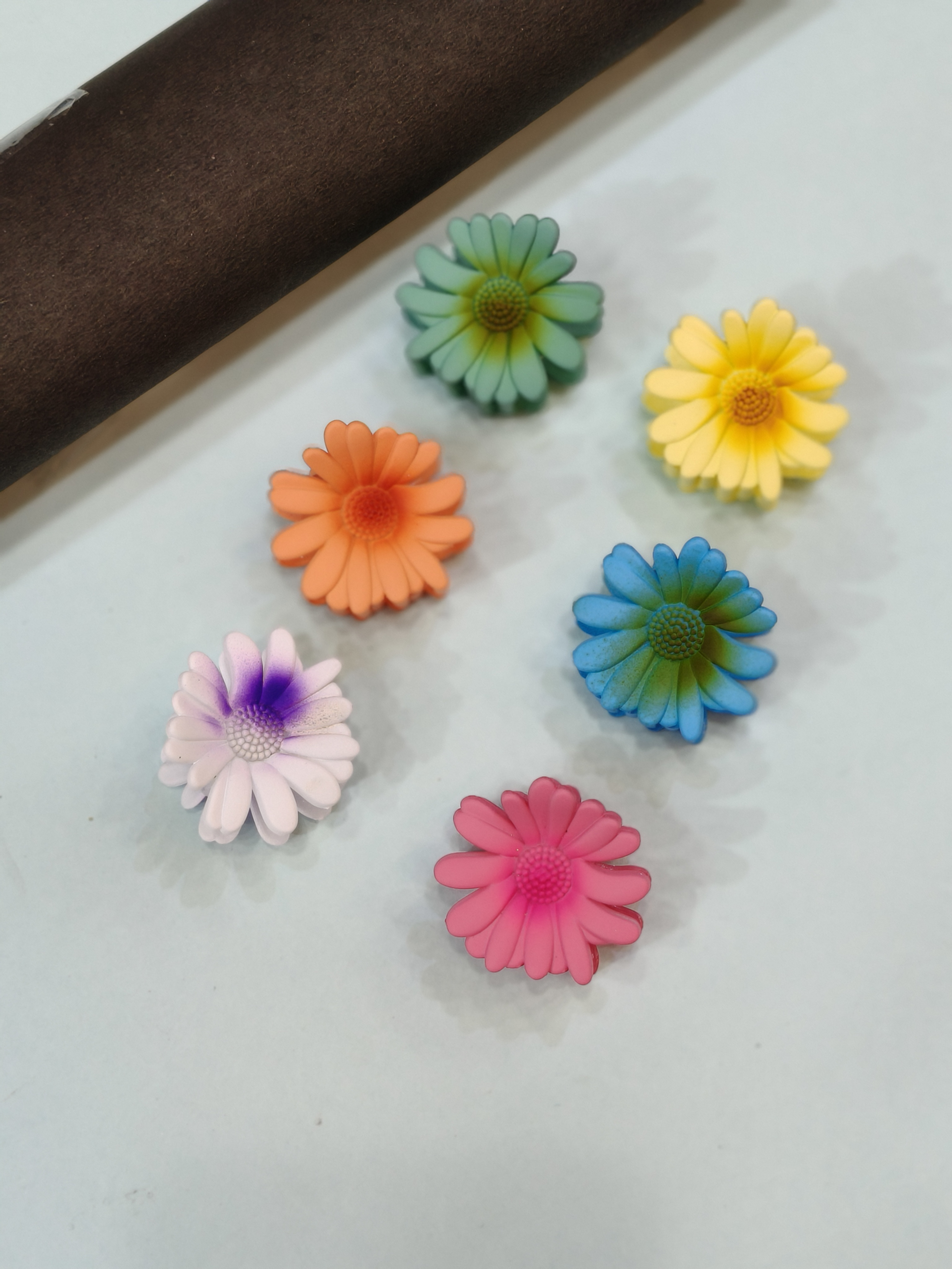 CLUTCHER ( Set of 6 )