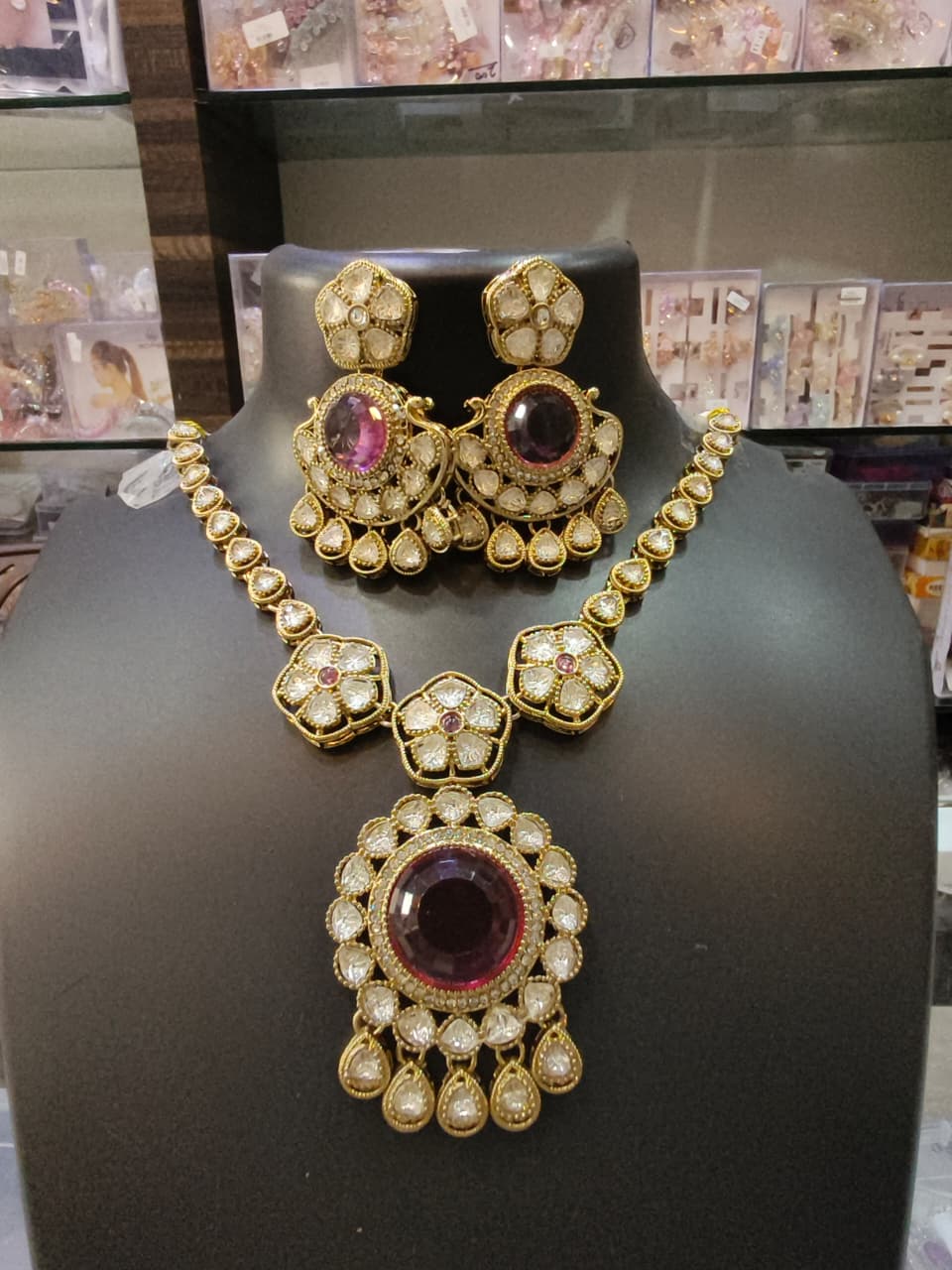 Traditional Kundan Necklace Set