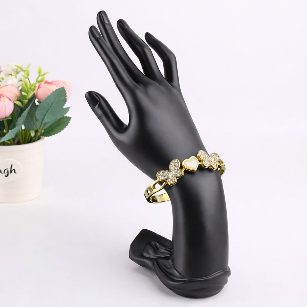 Elegant Gold Heart Bracelet