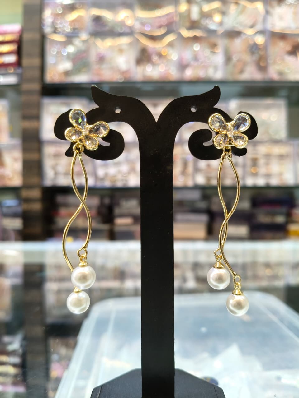 Elegant Flower Pearl Earrings