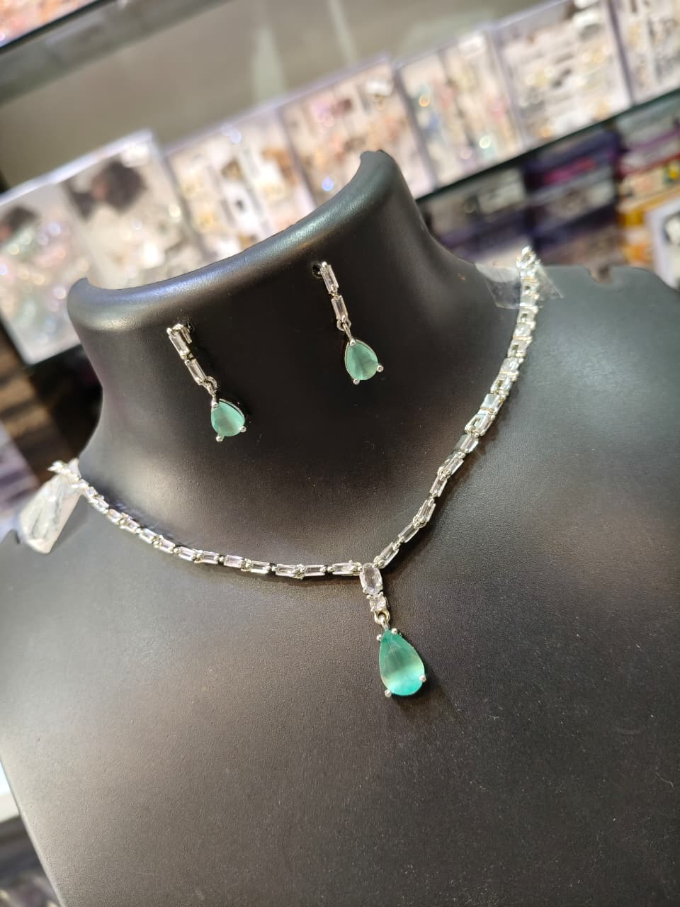 Emerald Drop Jewelry Set