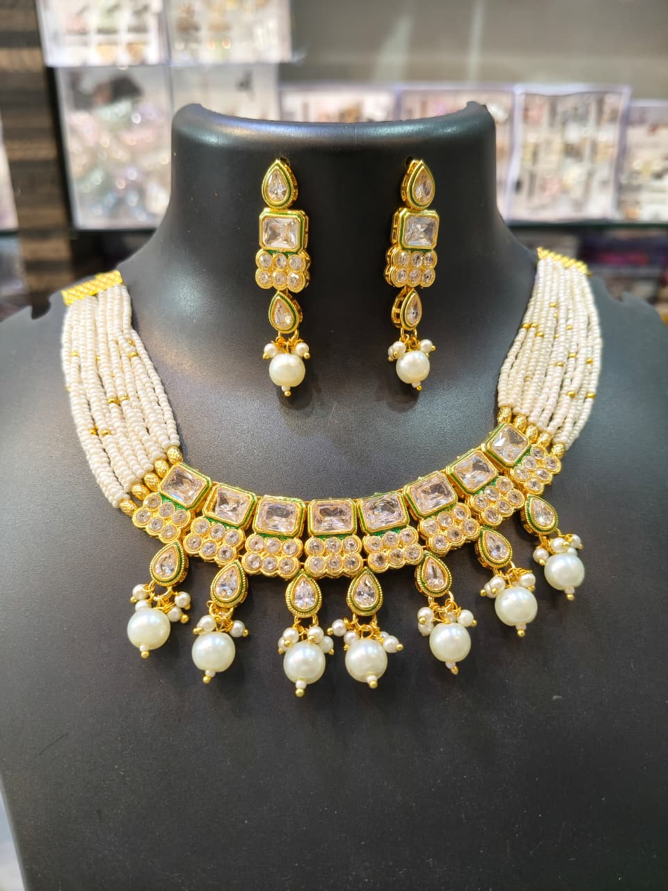 Kundan Pearl Necklace Set