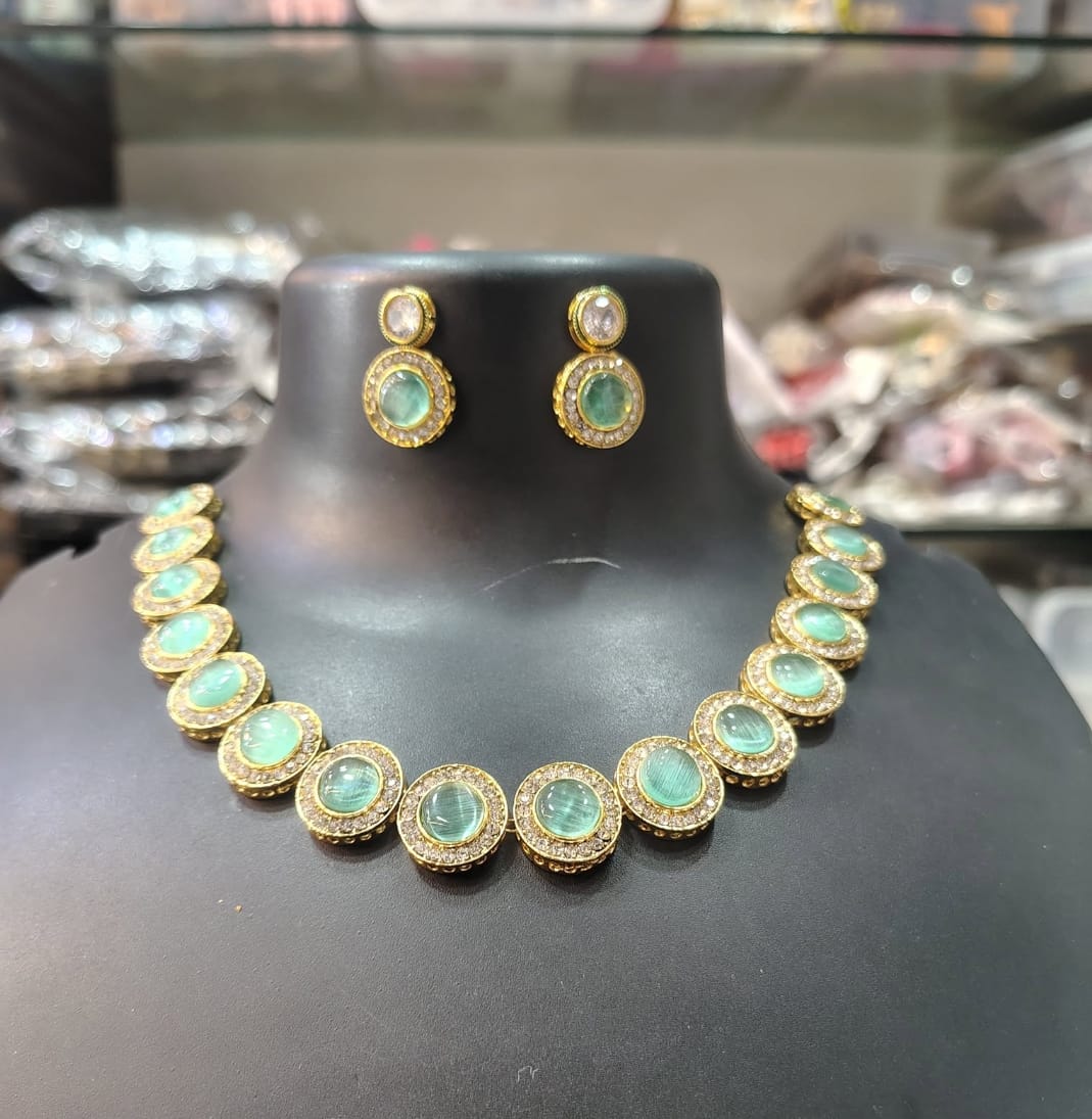Emerald-Green Stone Necklace Set