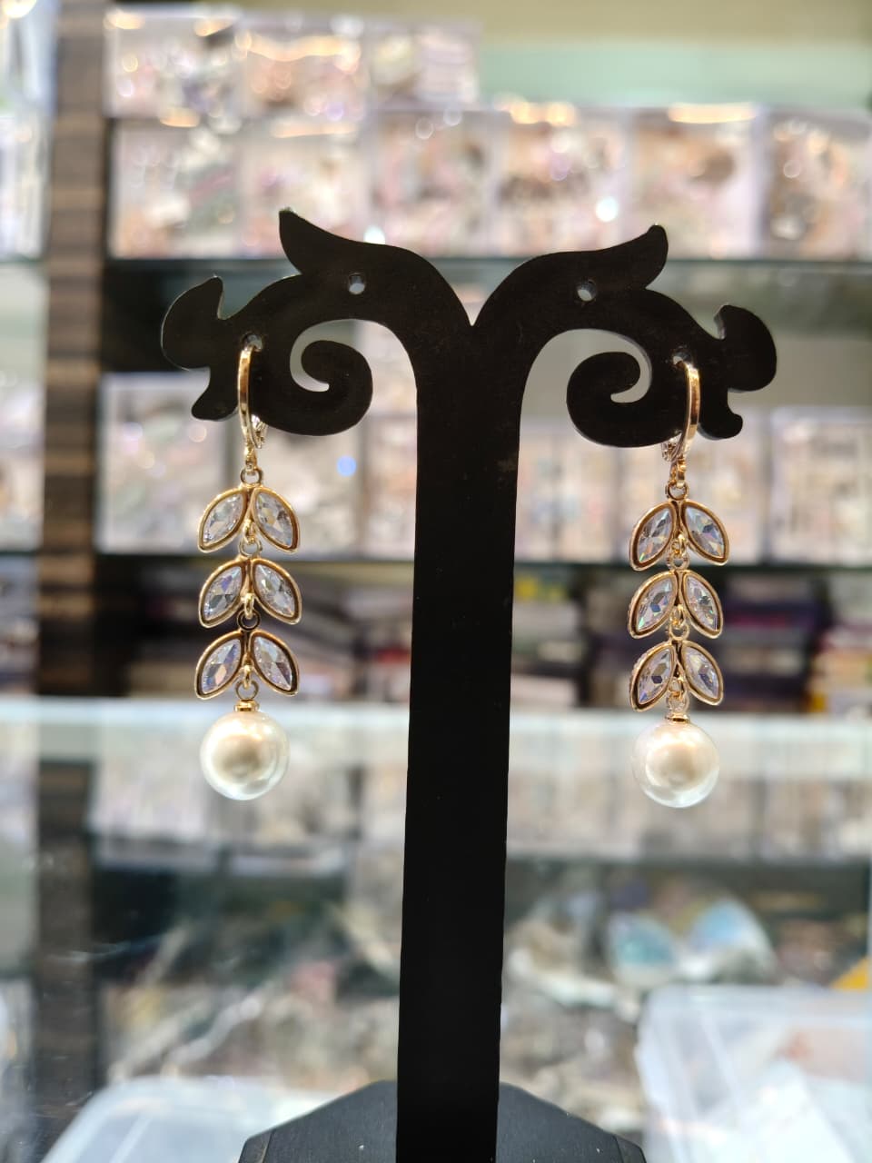 Elegant Leaf Pearl Drop Earrings