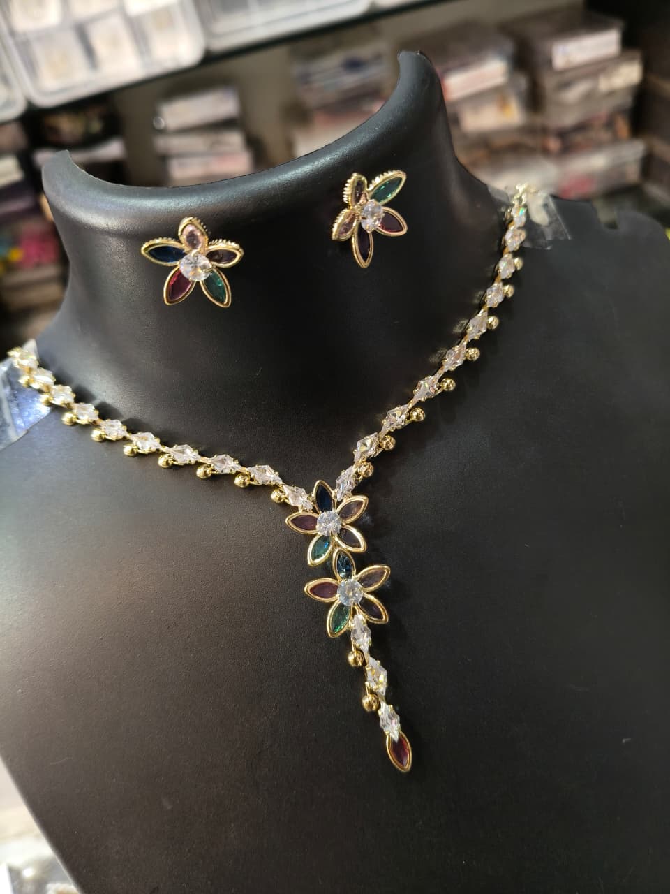 Multicolor Floral Necklace Set