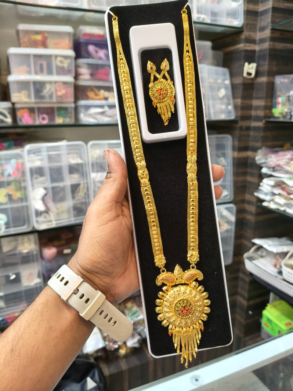 Traditional Gold Necklace 