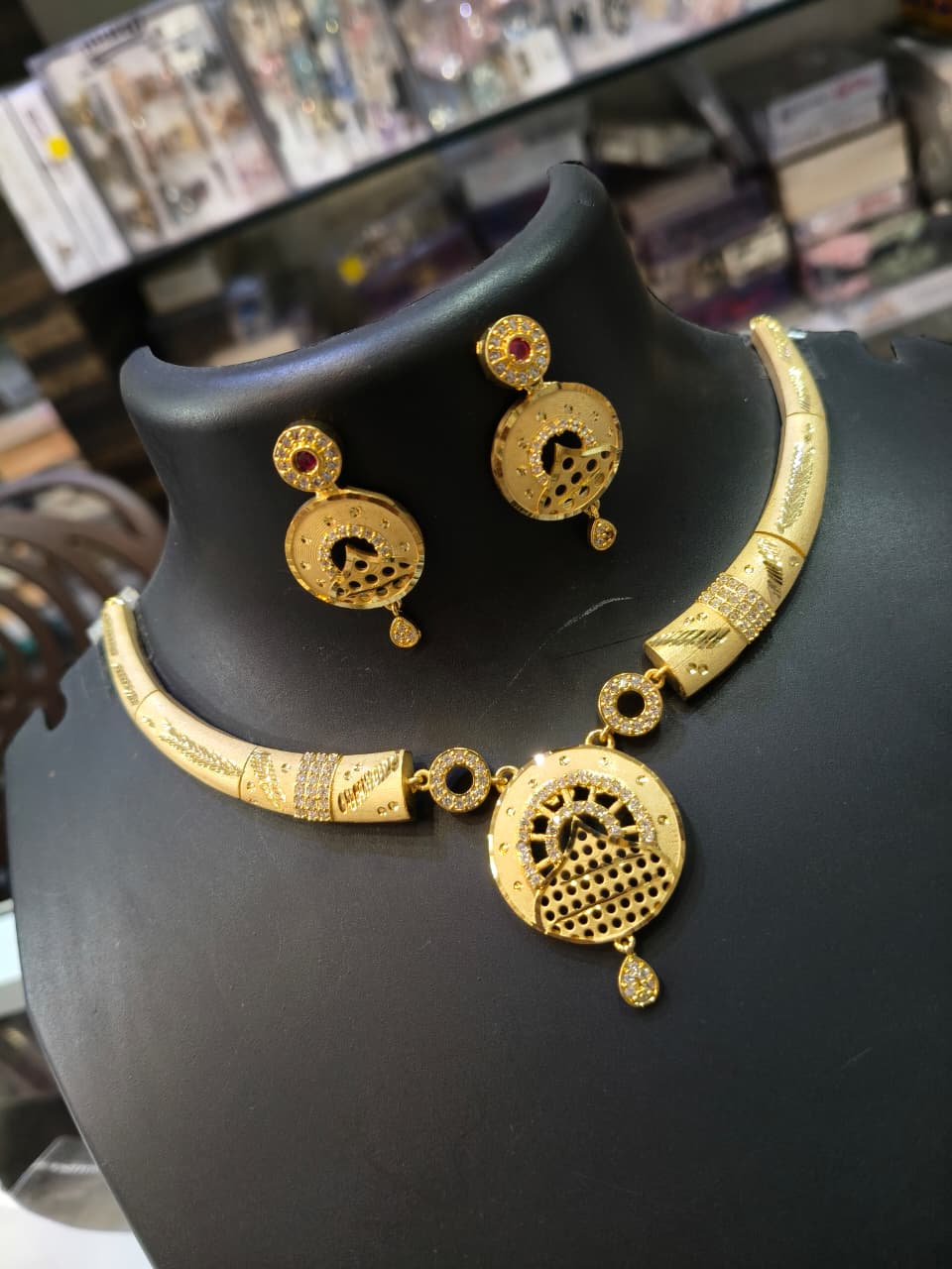 Elegant Gold Jewelry Set